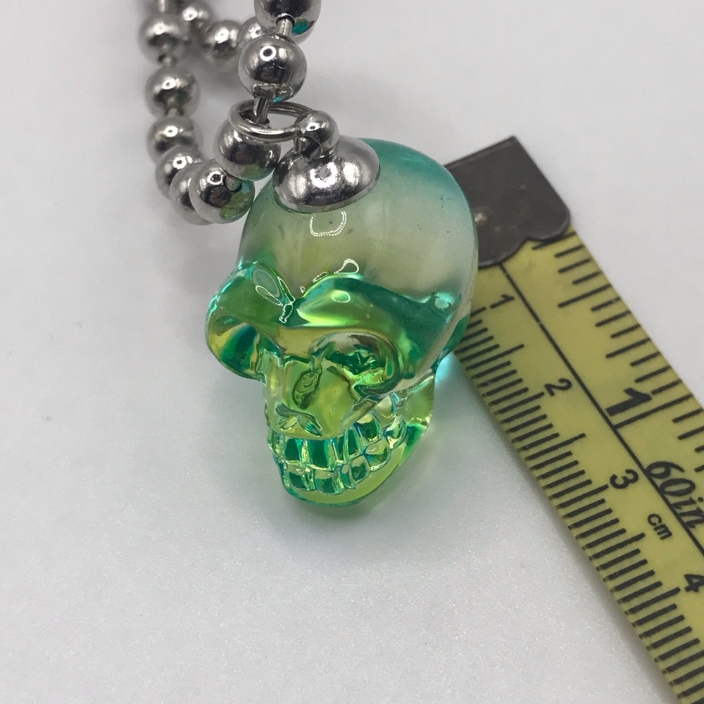 Unisex Green Glass Skull Pendant Necklace - Picture 7 of 8